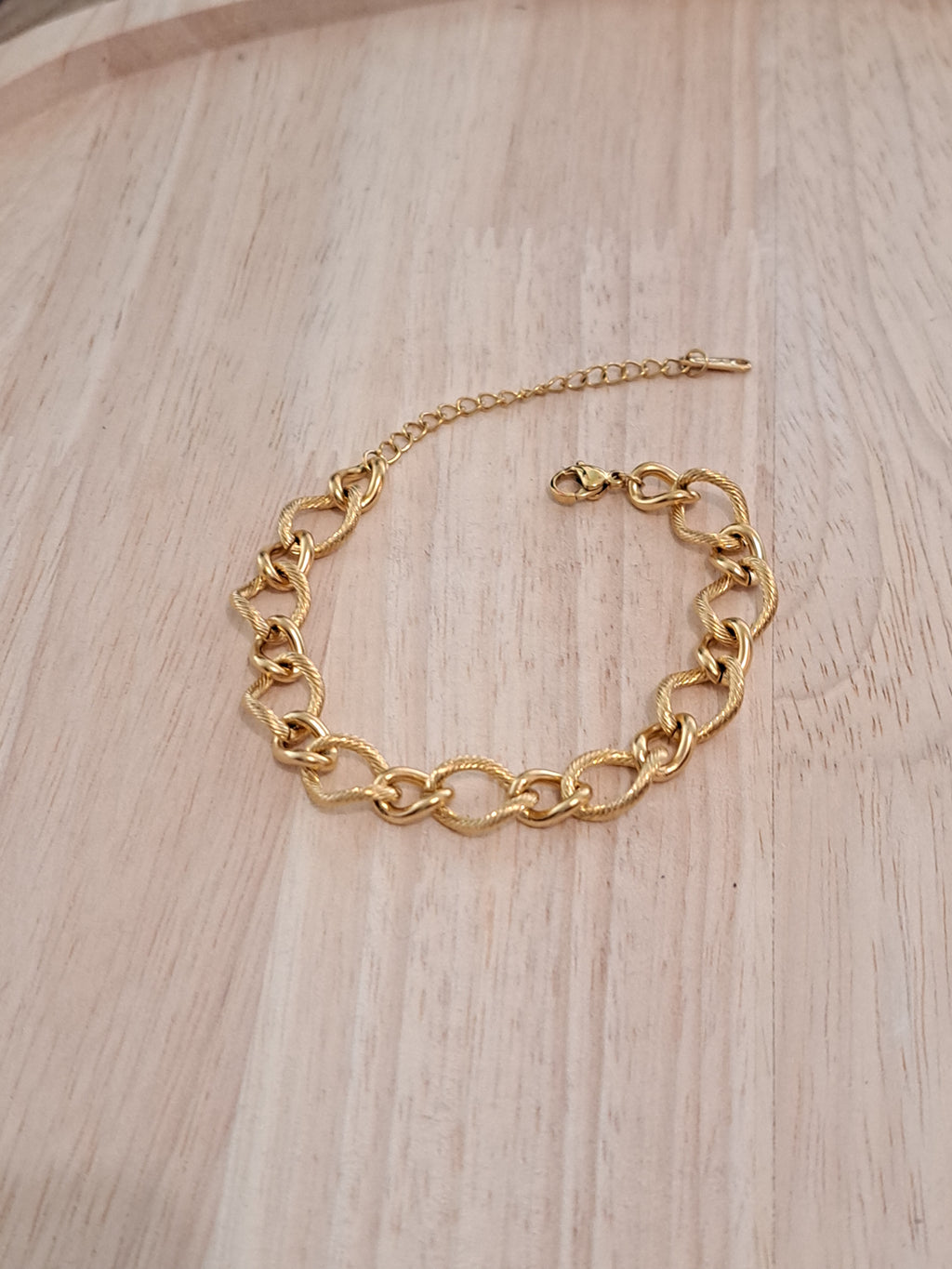 Bracelet doré maillons texturés