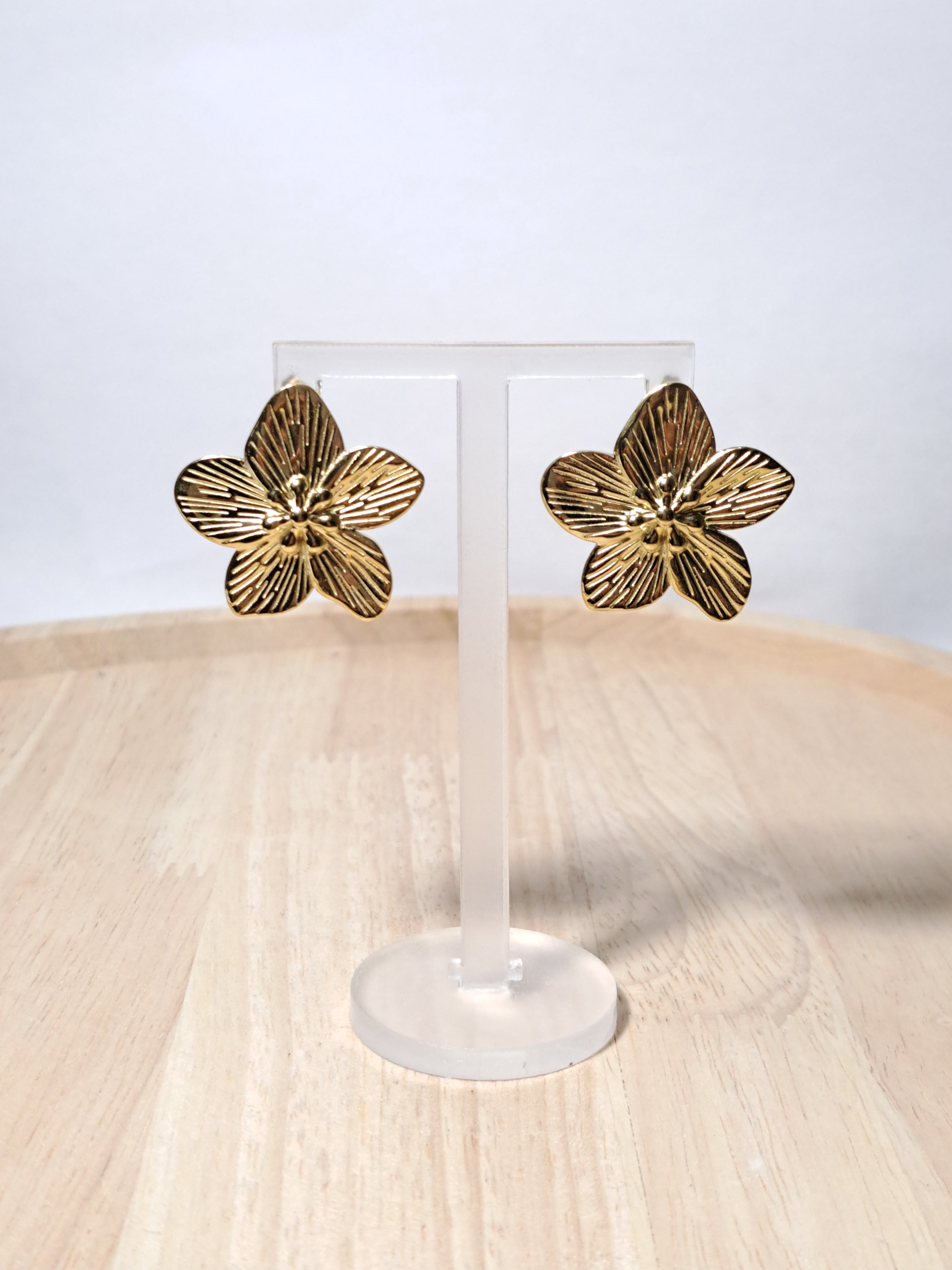 Boucles d’oreilles fleur dorée