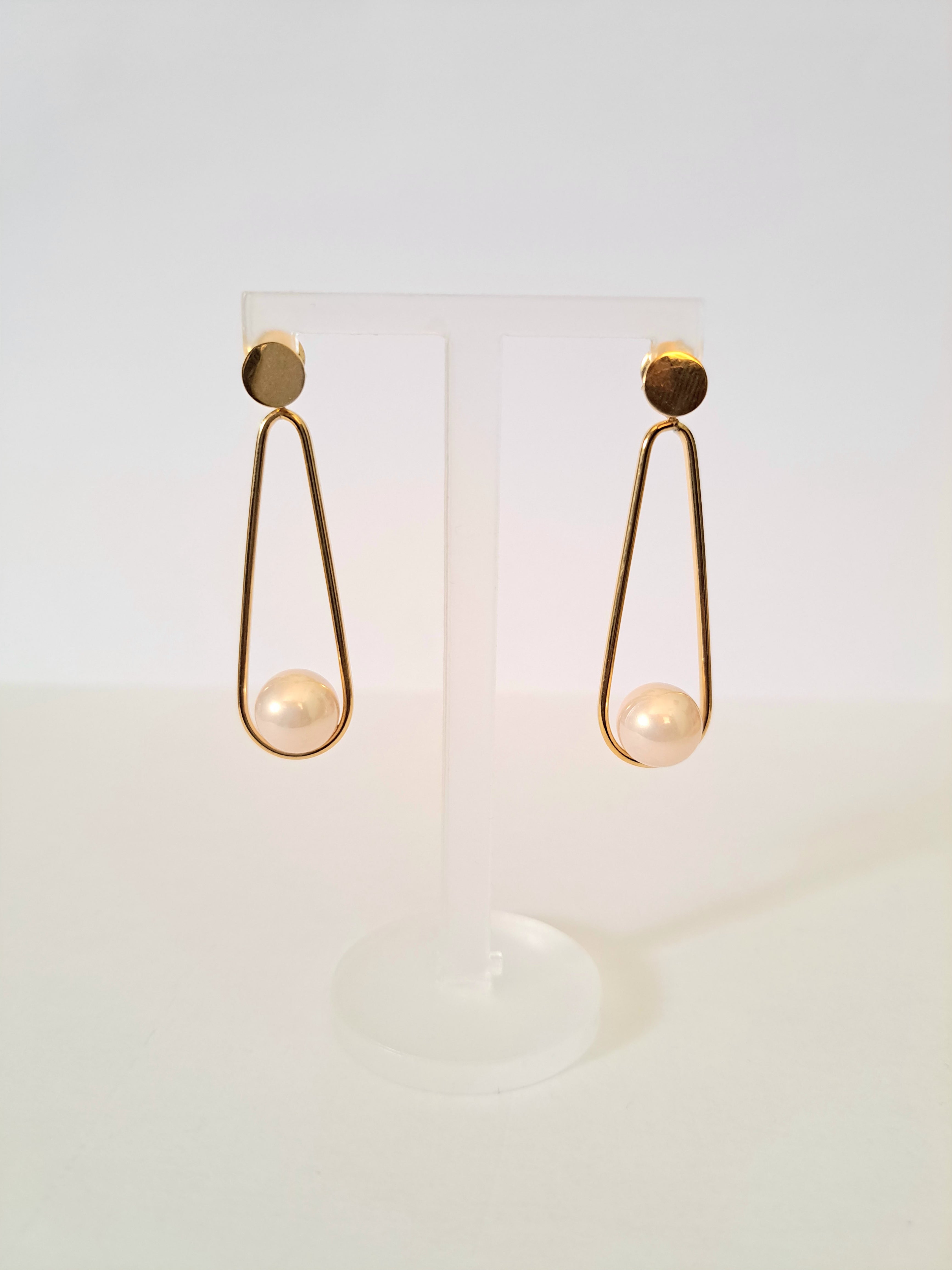 Boucles d’oreilles dorées – Goutte & perle