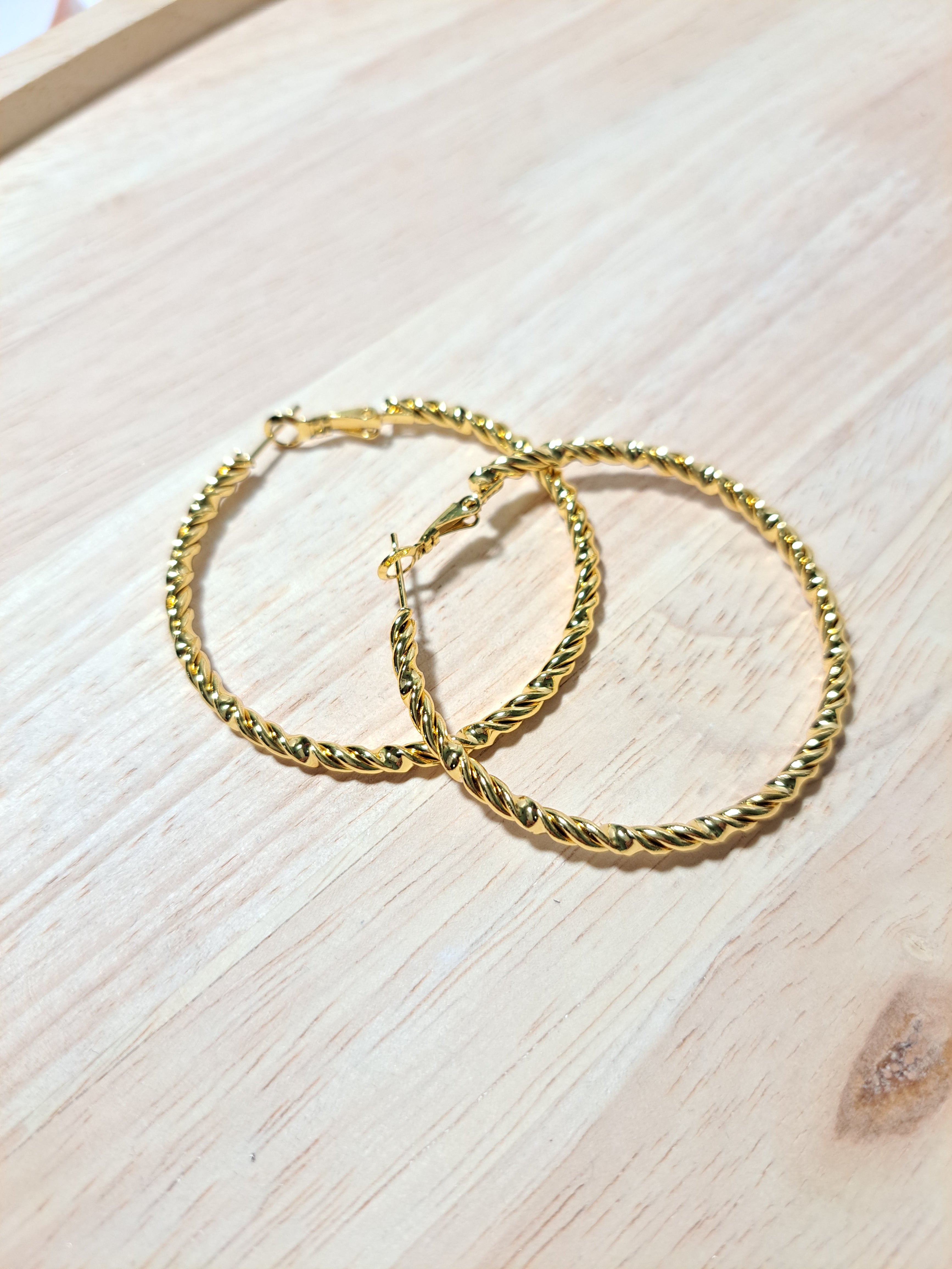 Créoles torsadées dorées