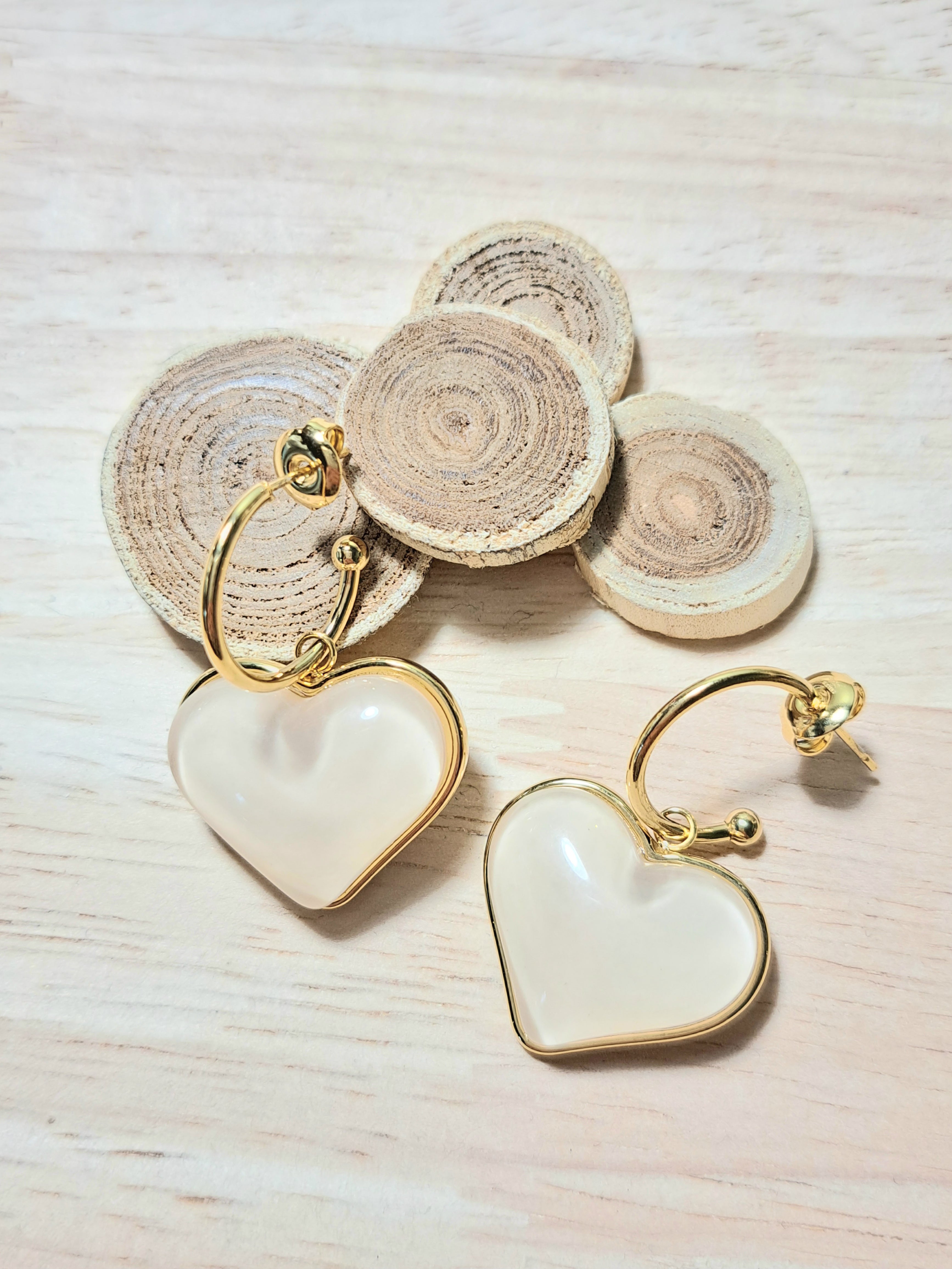 Boucles d’oreilles dorées – Cœur nude