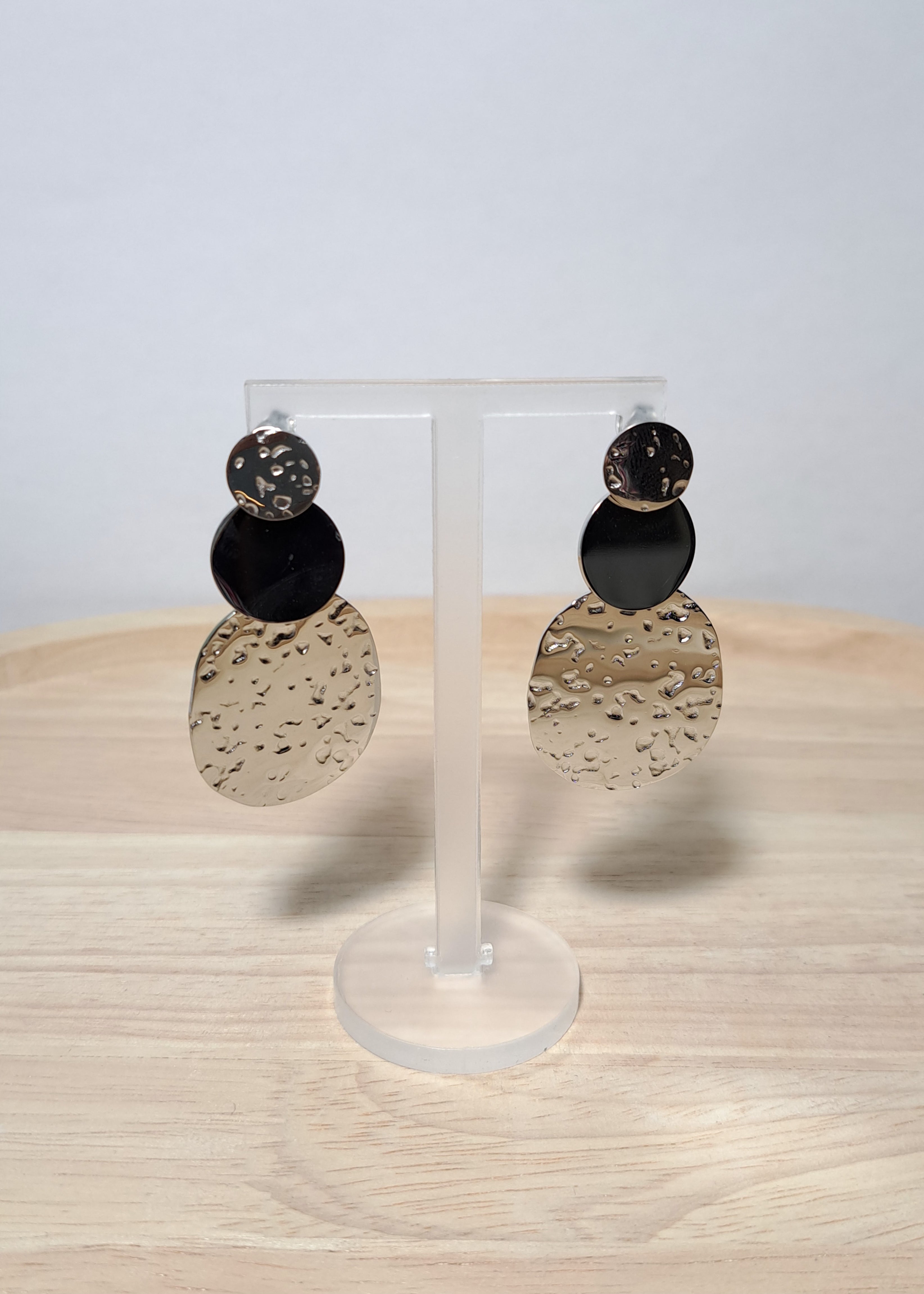 Boucles d’oreilles argentées à pastilles martelées