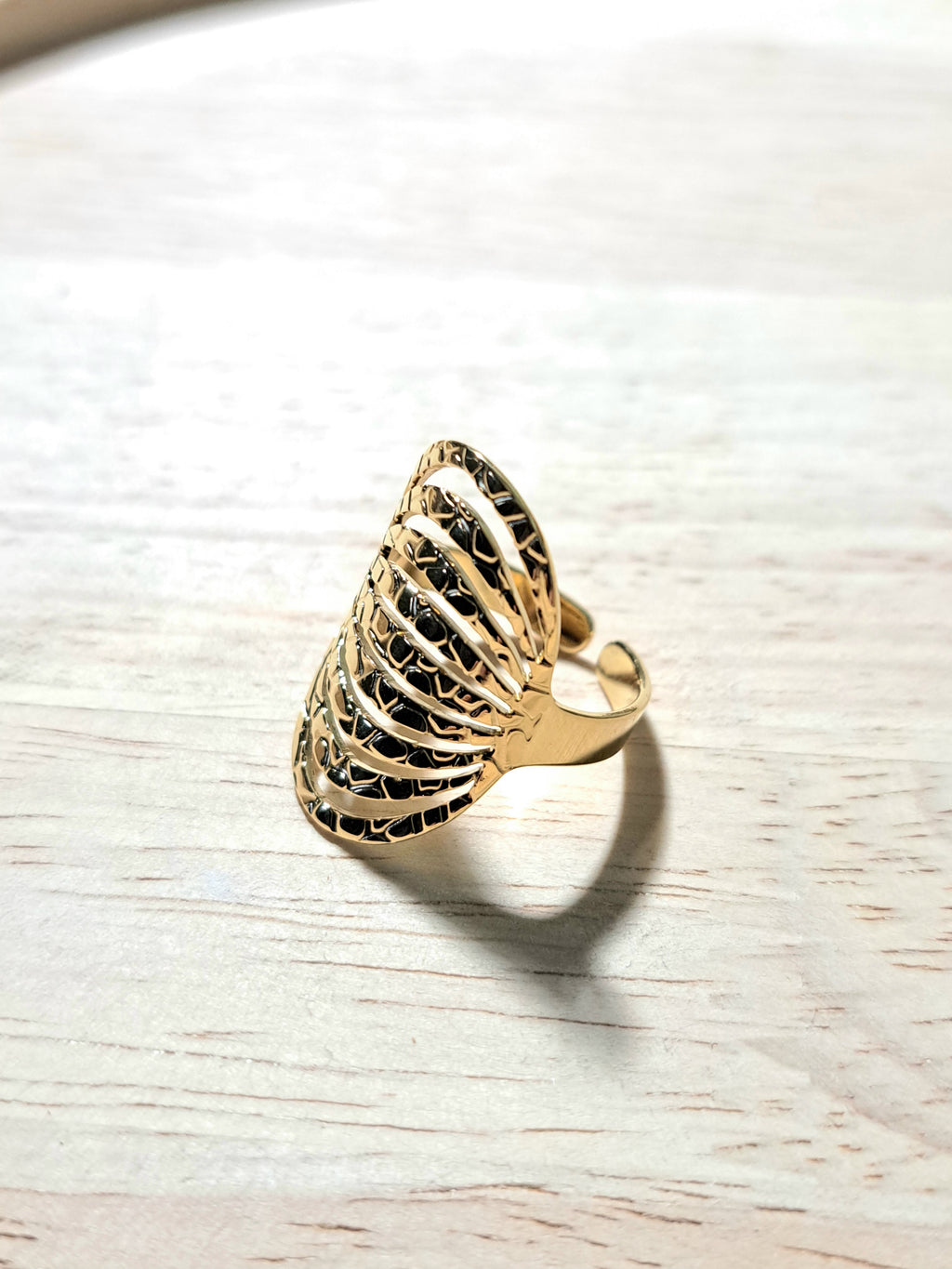 Bague dorée ajourée ovale