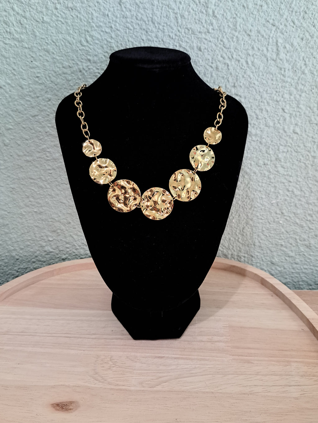 Collier doré médaillons martelés