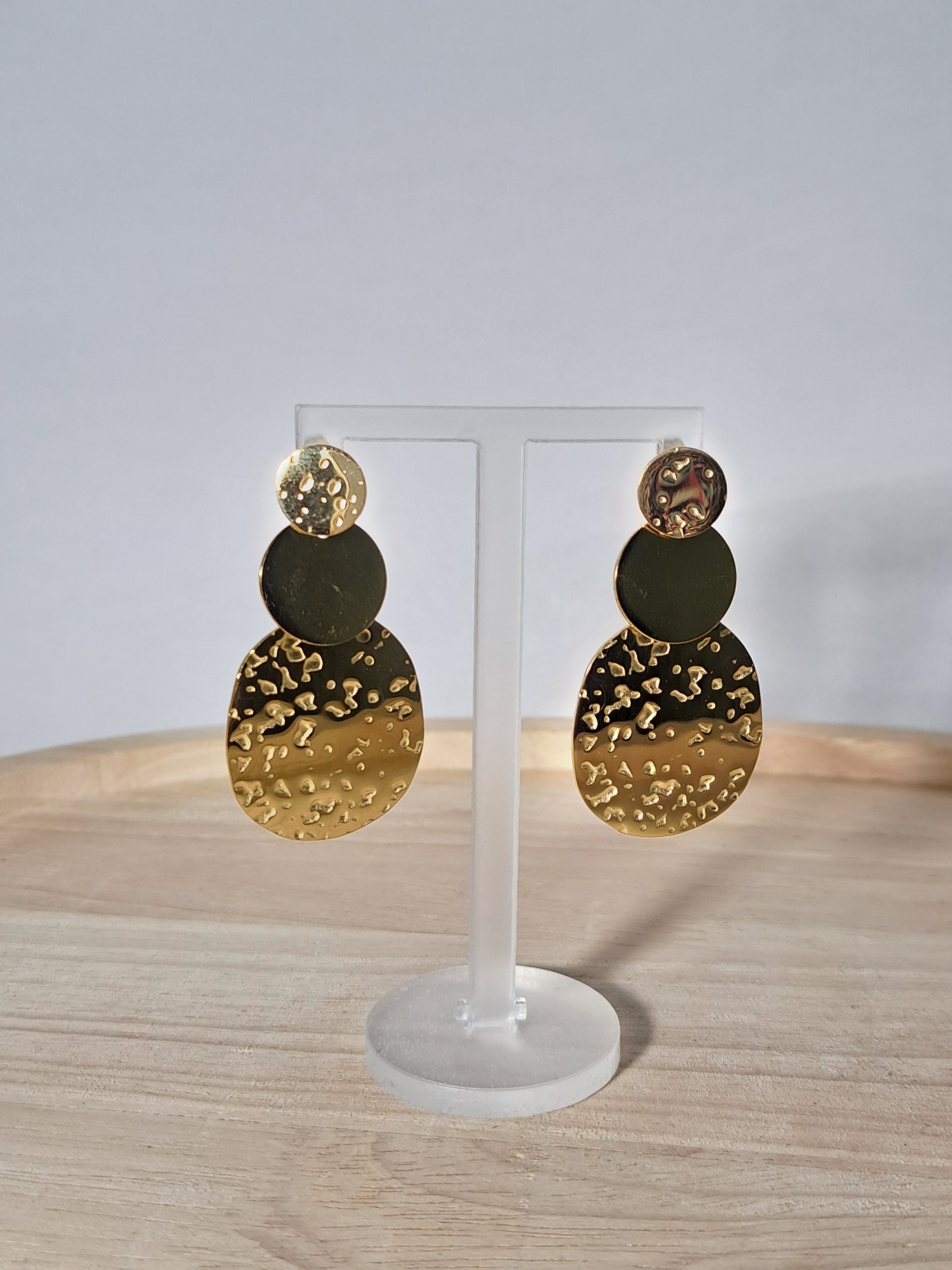 Boucles d’oreilles dorées à pastilles martelées