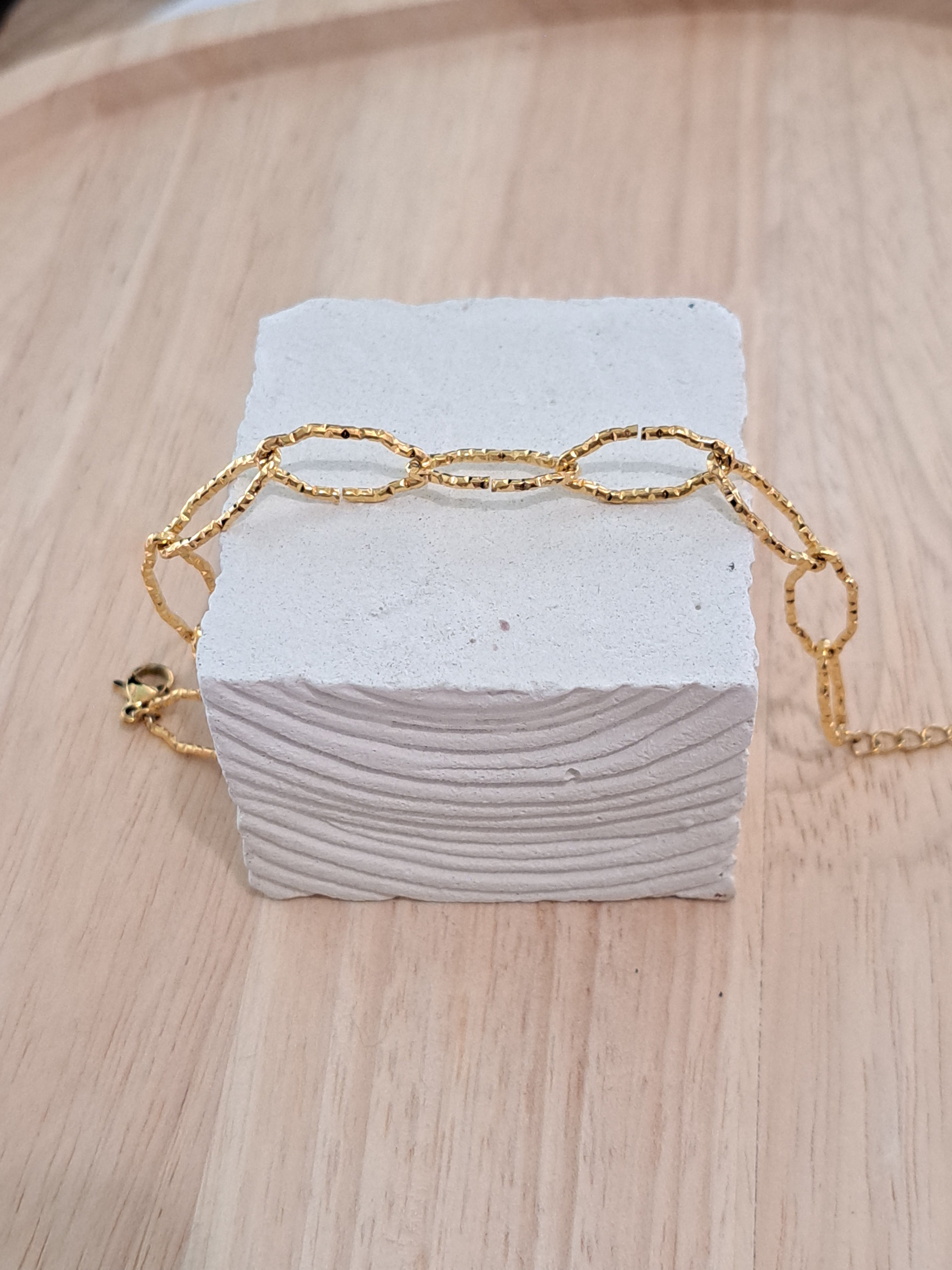 Bracelet doré maillons texturés ovales