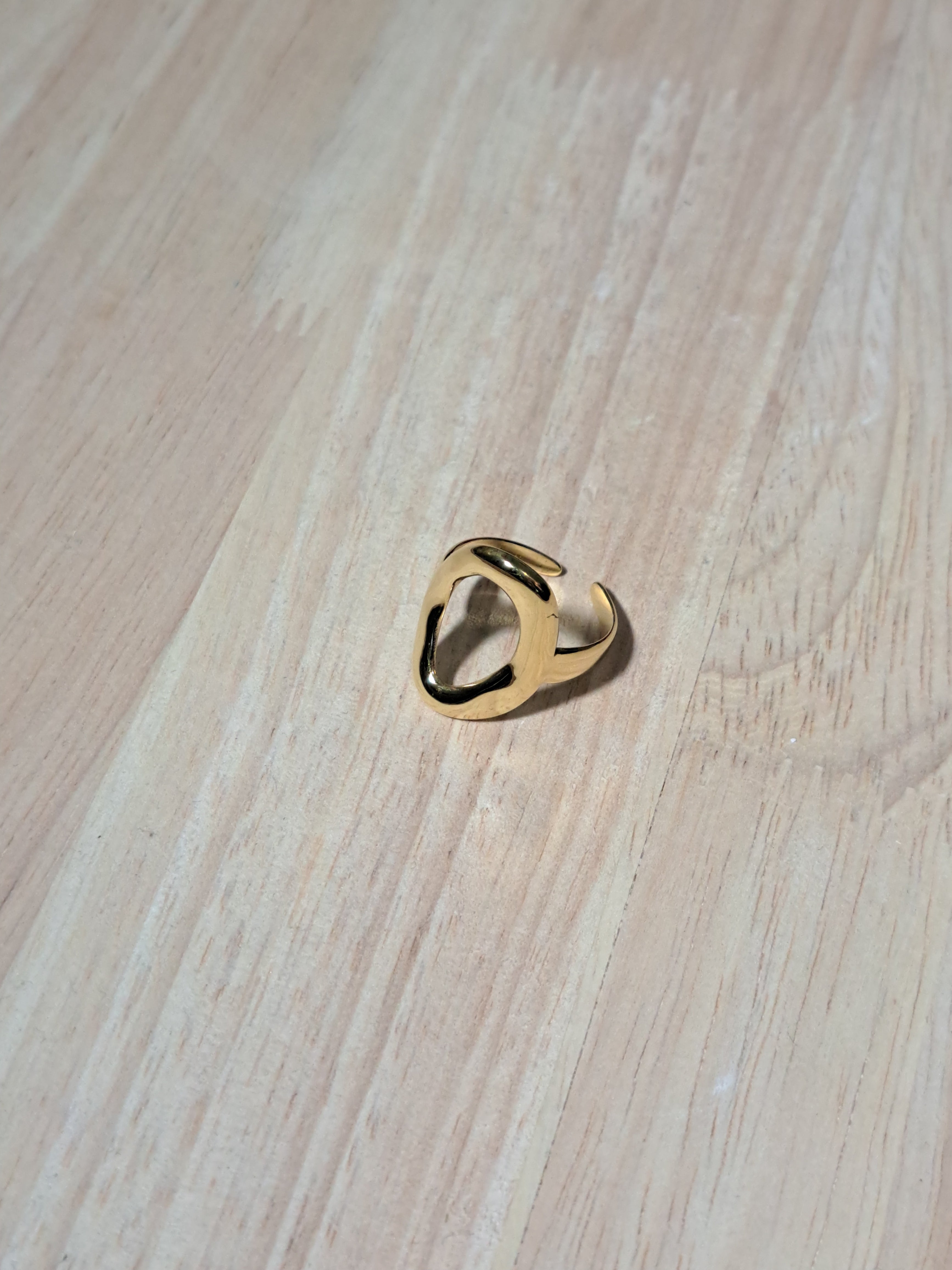 Bague dorée ajourée