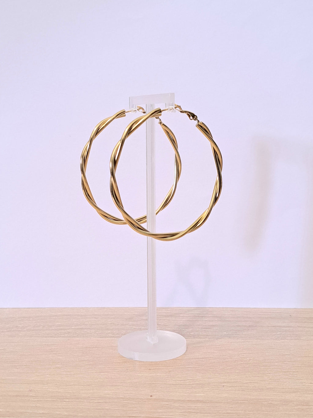 Créoles dorées effet torsadé lisse