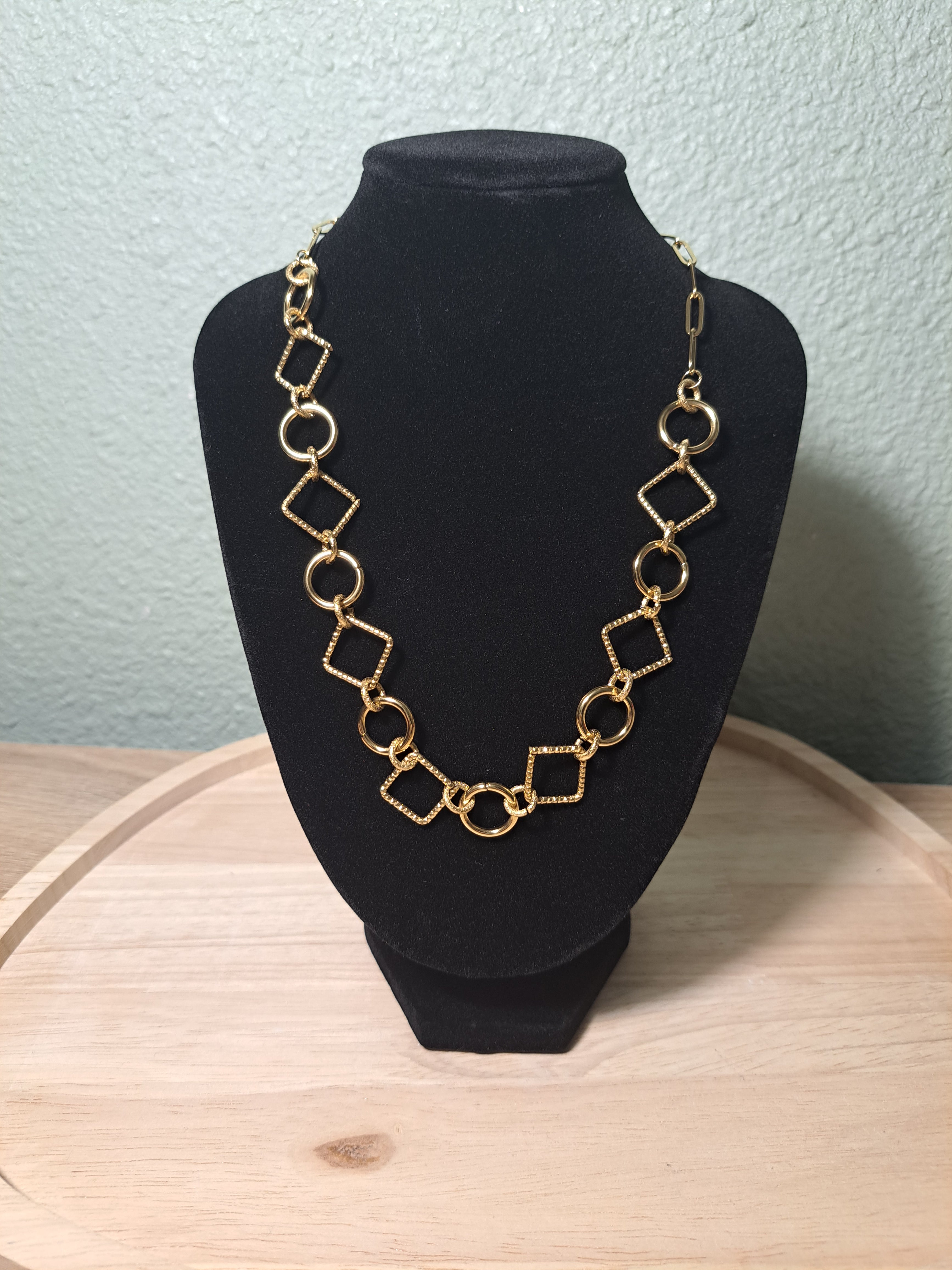 Collier Anneaux & Carrés Entrelacés