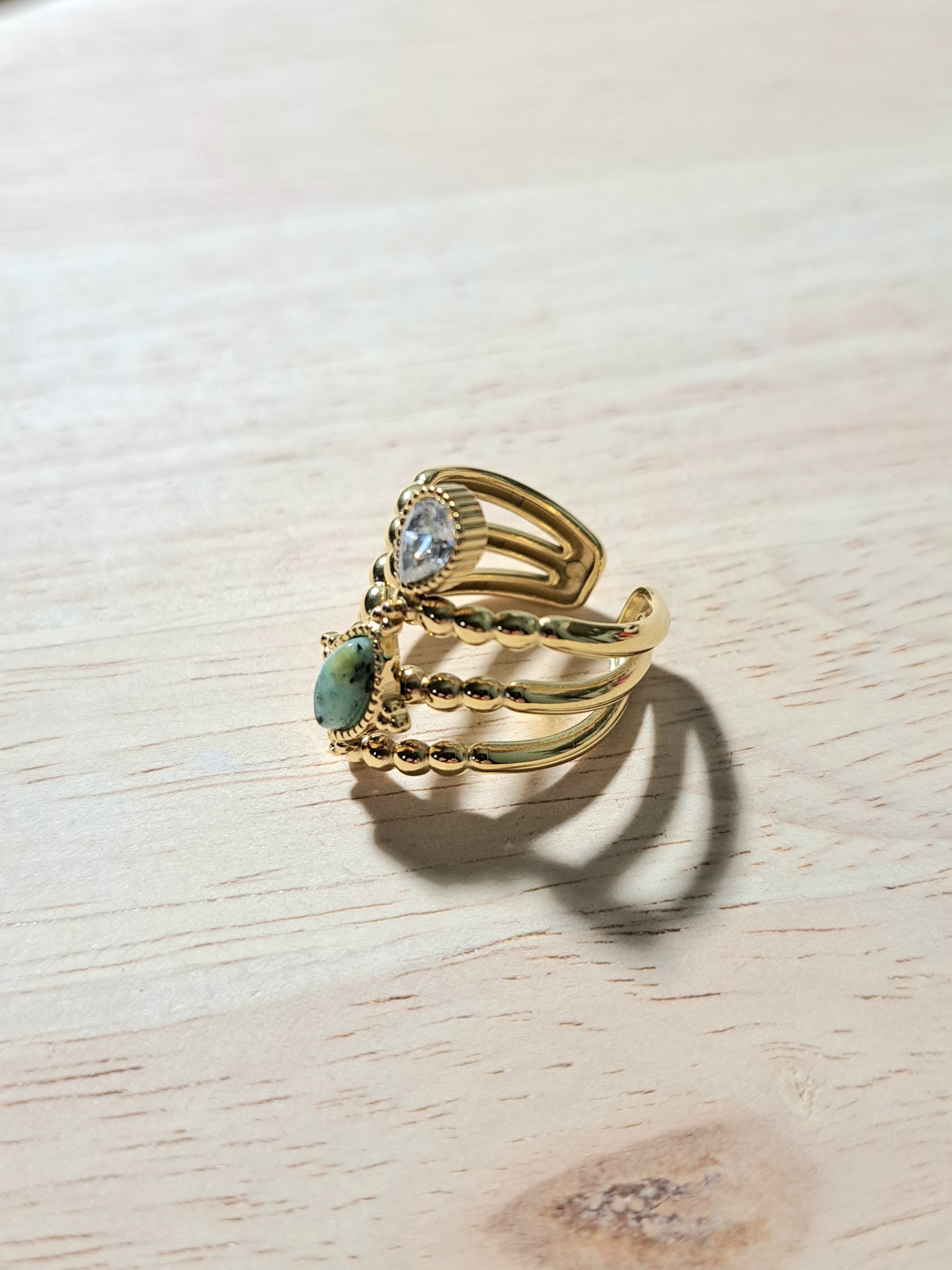 Bague triple dorée pierres goutte