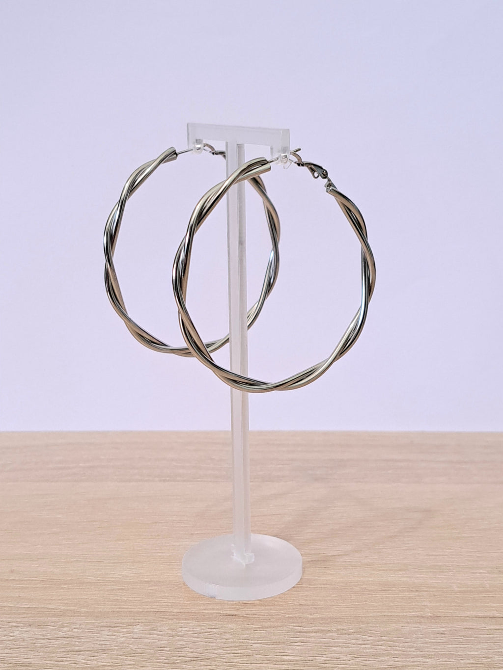 Créoles argentées effet torsadé lisse